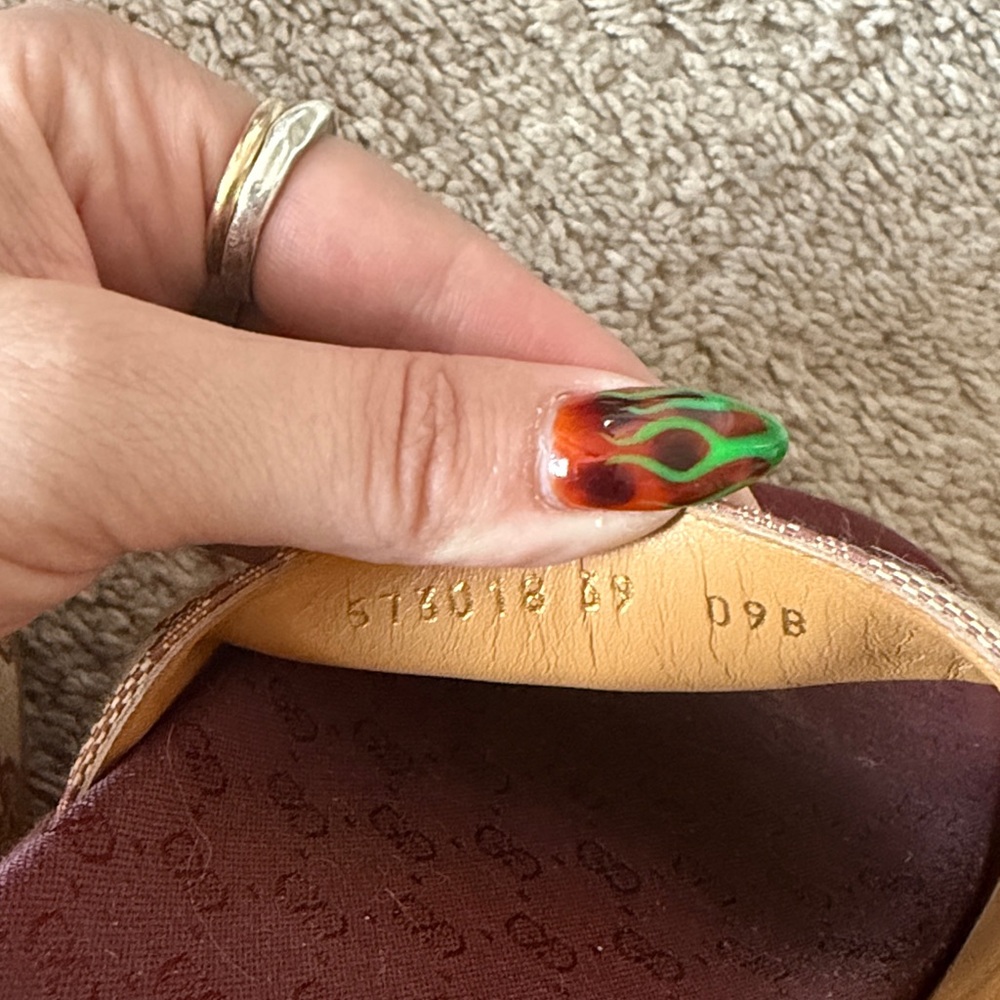 Gucci Beige and Burgundy Sandals - Picture 10 of 11
